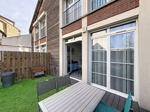 Apartment in Maisons-Alfort, Val-de-Marne