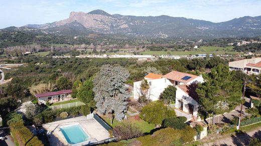 Cuttoli-Corticchiato, South Corsicaの高級住宅