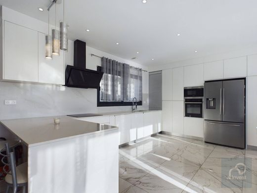 豪宅  Bastelicaccia, South Corsica