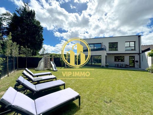 Luxury home in Marcq-en-Barœul, North