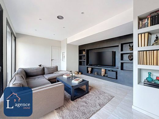 Luxus-Haus in Crozet, Ain