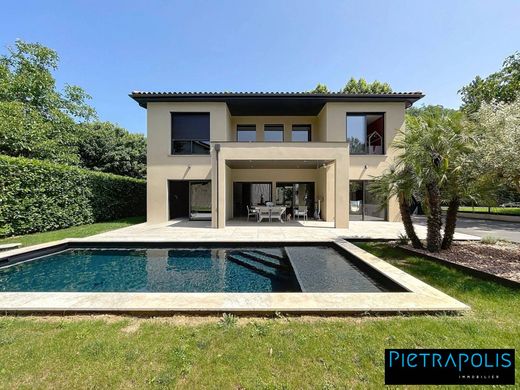 Luxury home in Rivolet, Rhône