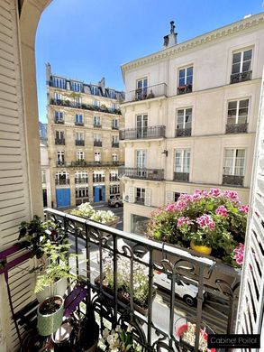 Apartment in Canal Saint Martin, Château d’Eau, Porte Saint-Denis, Paris