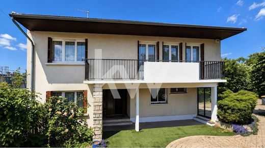 Luxury home in Enghien-les-Bains, Val d'Oise