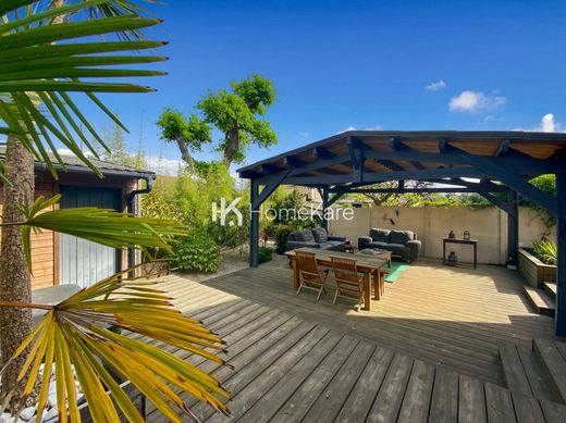 Luxury home in Bordeaux, Gironde