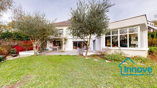 ‏בתי יוקרה ב  Bailly, Yvelines