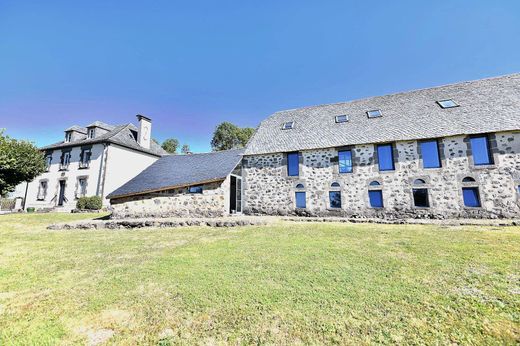 Maison de luxe à Anglards-de-Salers, Cantal