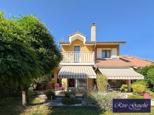 منزل ﻓﻲ Chens-sur-Léman, Haute-Savoie