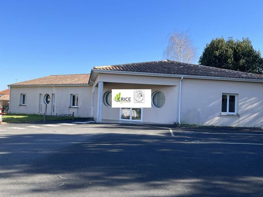 Ufficio a Jonzac, Charente-Maritime