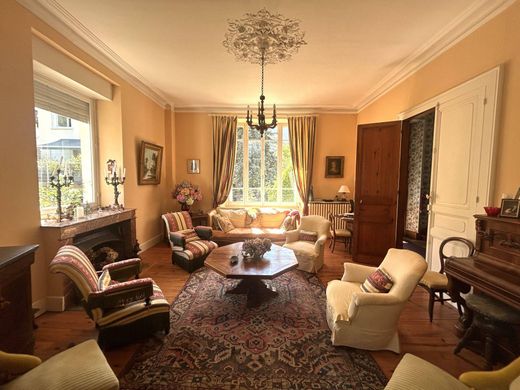 Casa di lusso a Bagnères-de-Luchon, Alta Garonna