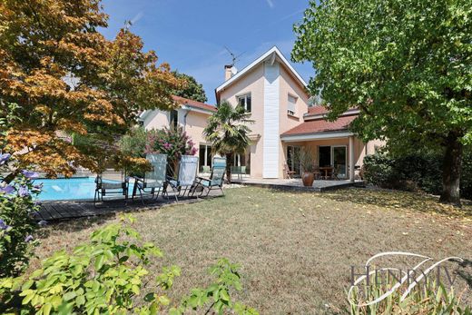 Luksusowy dom w Saint-Ismier, Isère