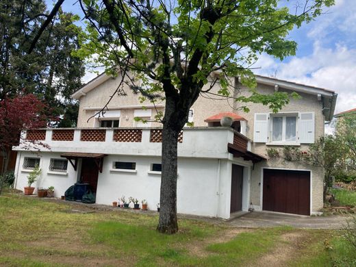 Casa de lujo en Vaugneray, Ródano