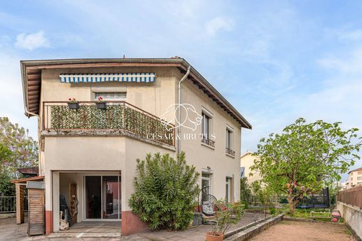 Casa di lusso a Villeurbanne, Rhône