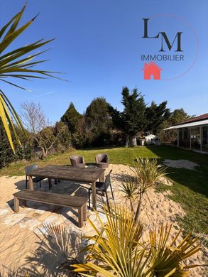 Luxury home in Seignosse, Landes