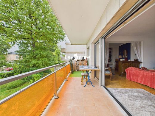 아파트 / Le Plessis-Robinson, Hauts-de-Seine