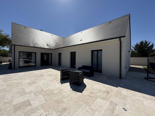 Luxury home in Luynes, Indre and Loire