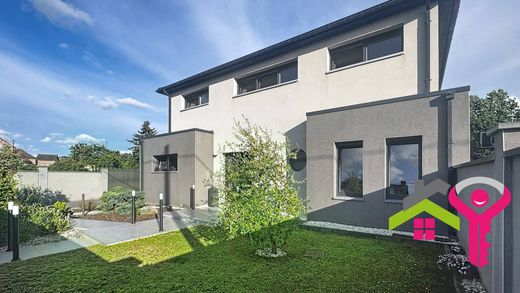 Luxury home in Trith-Saint-Léger, North