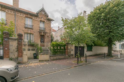 Casa di lusso a Saint-Maur-des-Fossés, Val-de-Marne