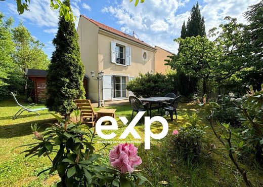 Casa di lusso a Bailly-Romainvilliers, Seine-et-Marne