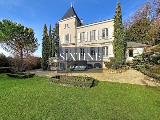 Замок, Bourgoin-Jallieu, Isère