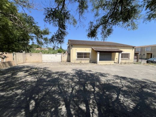 Office in Fos-sur-Mer, Bouches-du-Rhône