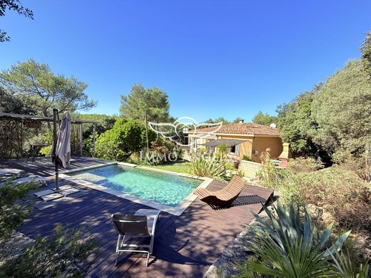 منزل ﻓﻲ Nîmes, Gard