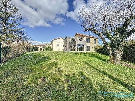 Luxe woning in Davayé, Saône-et-Loire