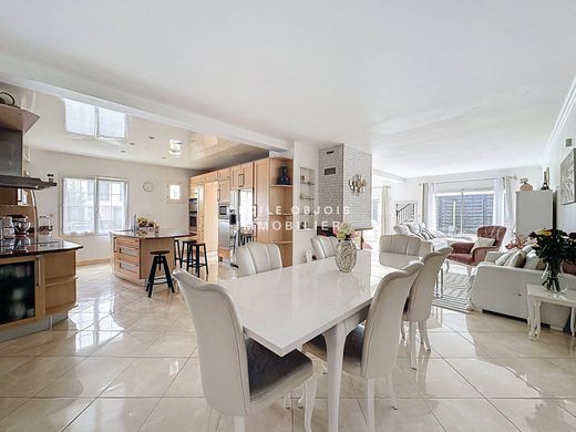 Casa di lusso a Joinville-le-Pont, Val-de-Marne