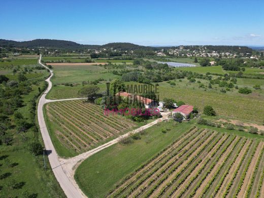 Luxury home in Pernes-les-Fontaines, Vaucluse