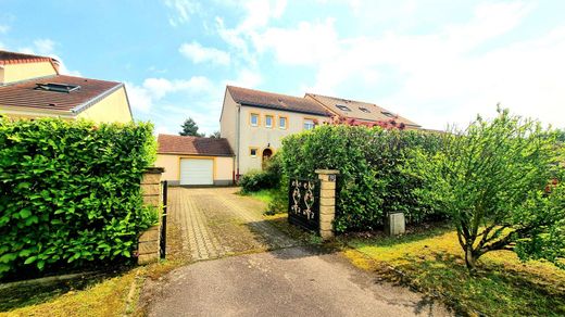 Luxe woning in Corny-sur-Moselle, Moselle