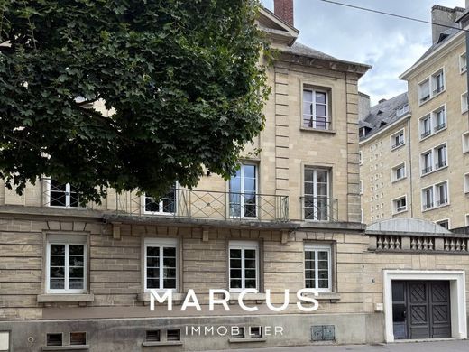 Biuro w Caen, Calvados