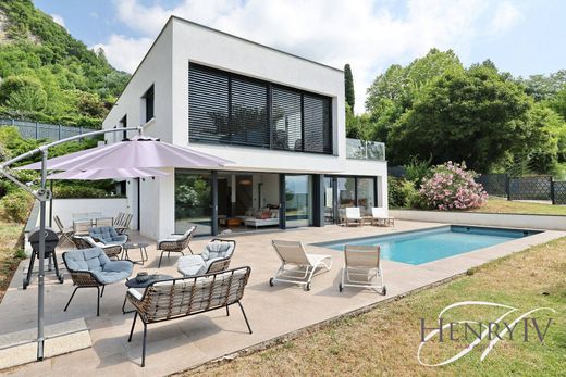 Luxury home in La Tronche, Isère