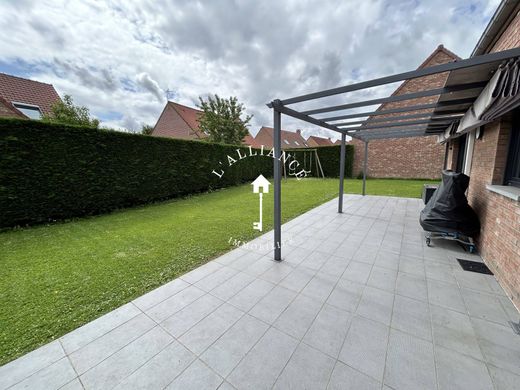 Luxe woning in Lesquin, North