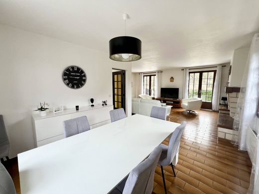 Luxus-Haus in Lesches, Seine-et-Marne