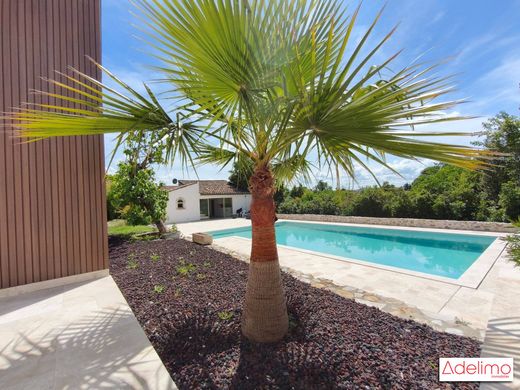Luxury home in Saint-Privat-des-Vieux, Gard