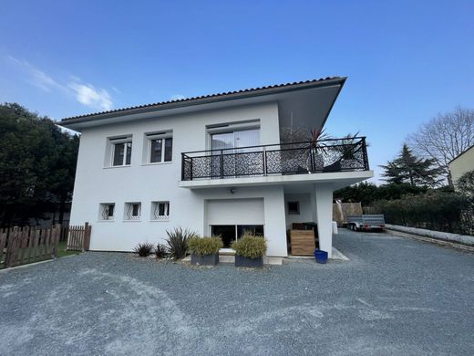 Casa di lusso a Villenave-d'Ornon, Gironda