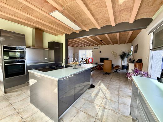 Casa di lusso a Saint-Cyprien, Pirenei Orientali