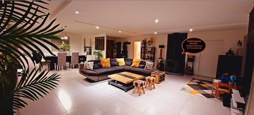 Luxe woning in Cholet, Maine-et-Loire