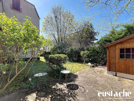 Casa de lujo en Bois-Colombes, Altos de Sena
