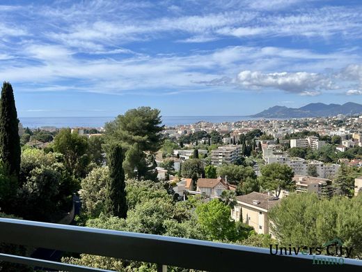 Apartment / Etagenwohnung in Le Cannet, Alpes-Maritimes