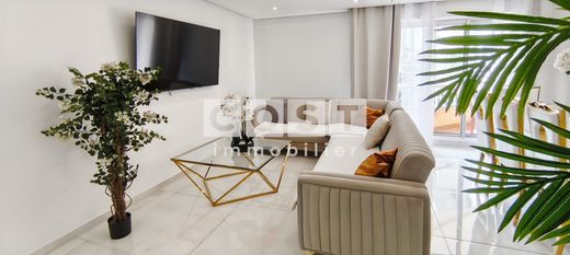 Apartment in Courbevoie, Hauts-de-Seine