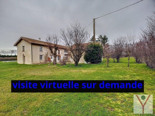 Luxury home in Versailleux, Ain
