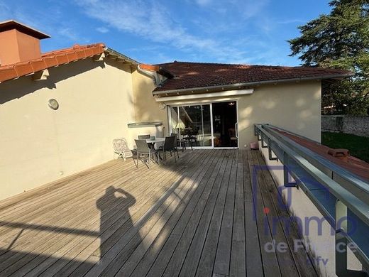 Appartamento a Saint-Just-Saint-Rambert, Loire