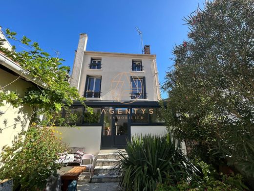 Casa di lusso a Nogent-sur-Marne, Val-de-Marne