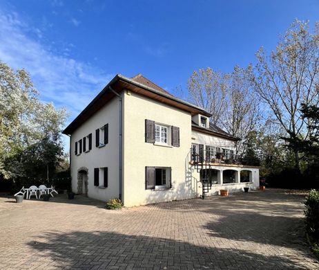 Luxury home in Saint-Just-Saint-Rambert, Loire