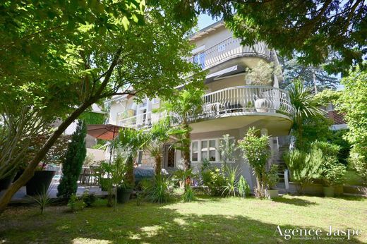 Luxus-Haus in Saint-Étienne, Loire