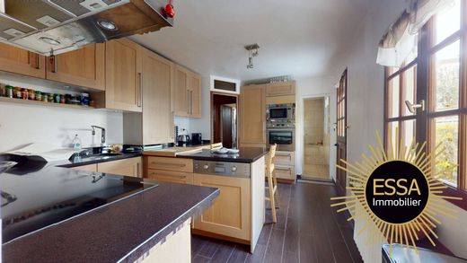 Luxury home in Viroflay, Yvelines