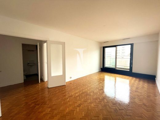 Apartment in Motte-Picquet, Commerce, Necker, Paris