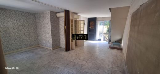 Apartment in Buttes-Chaumont, Villette, Bas Belleville, Paris