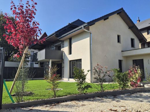 Luxe woning in Bassens, Savoy